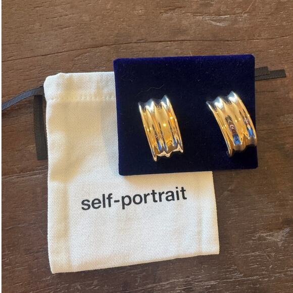Self-Portrait Gold Ridged Earrings - Picture 5 of 7